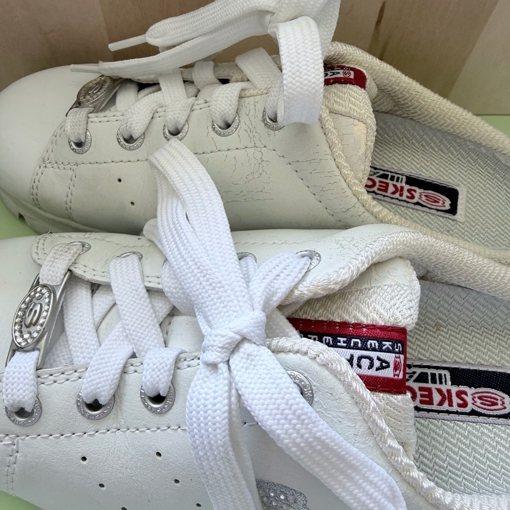 Vintage Skechers White Lace-Up Mules - Picture 9 of 14